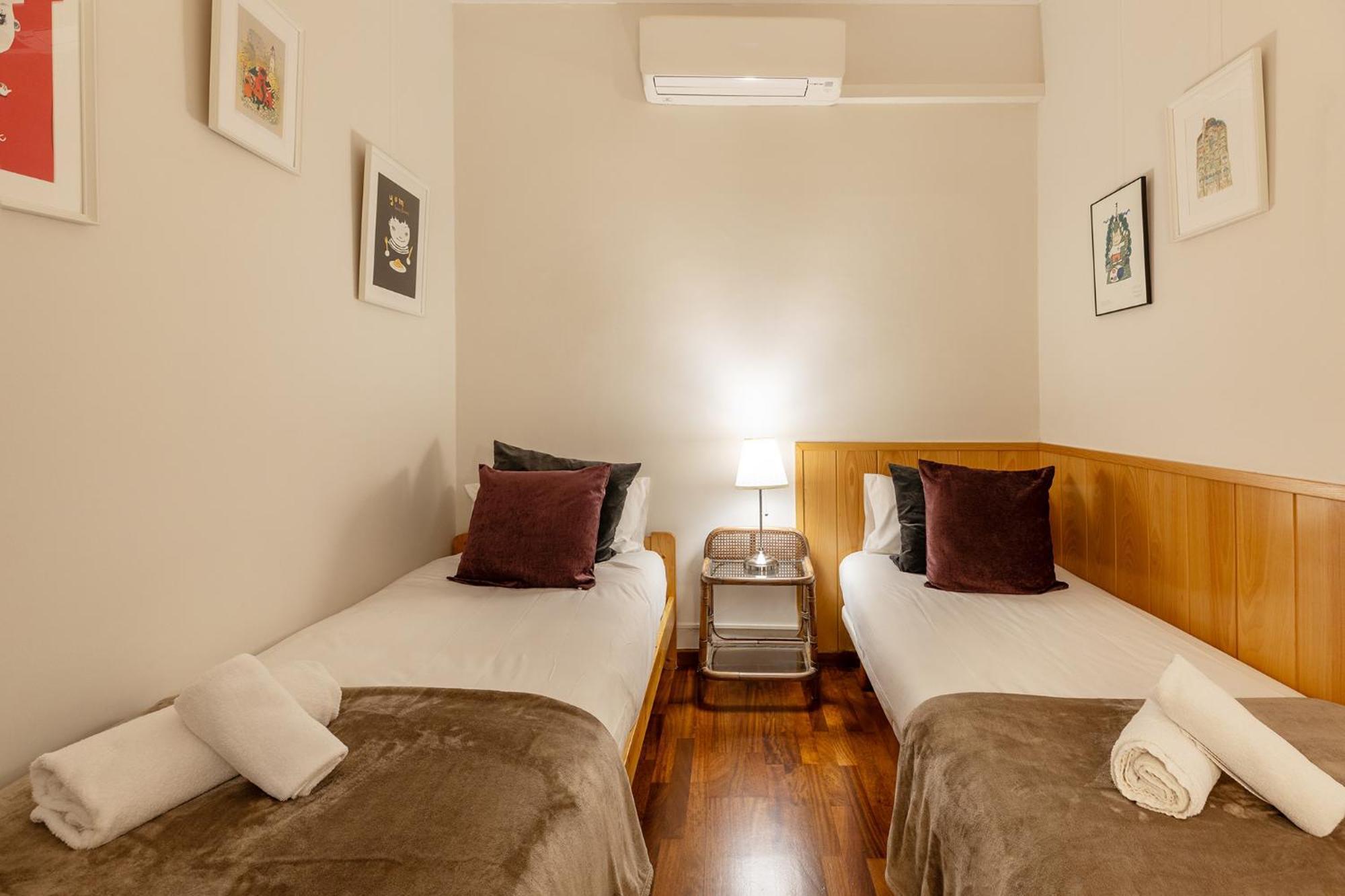 Large & Beautiful Apartment 4Min From Passeig De Gracia Barcelona Exterior photo