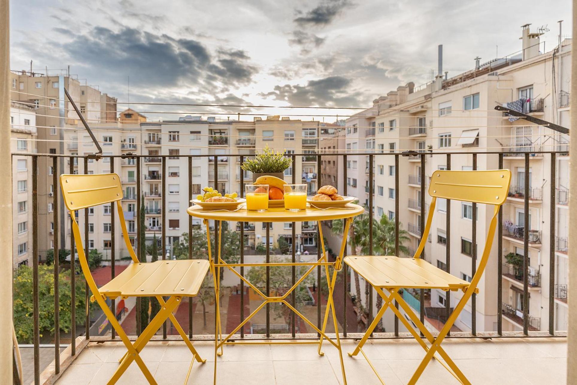 Large & Beautiful Apartment 4Min From Passeig De Gracia Barcelona Exterior photo