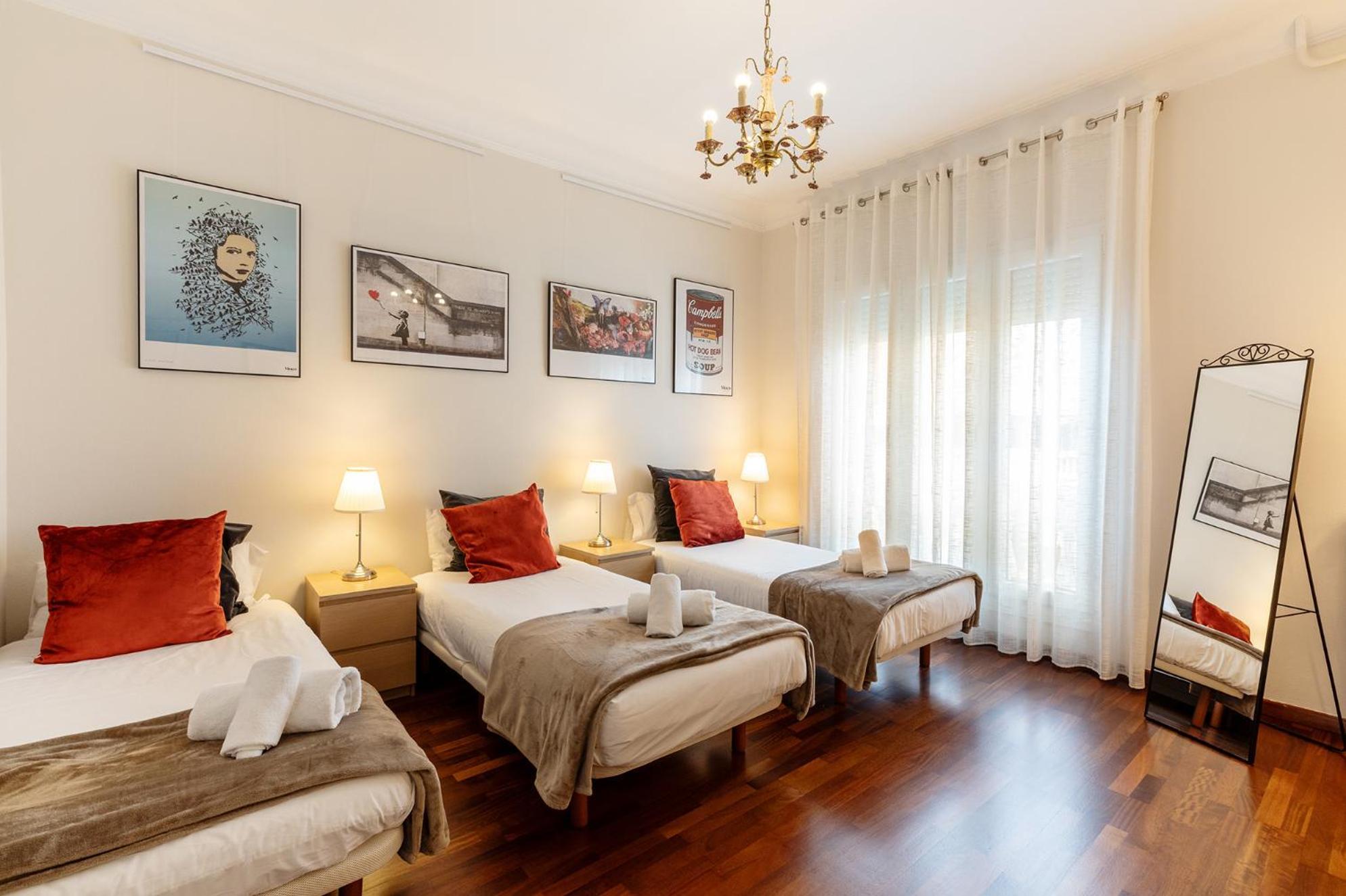 Large & Beautiful Apartment 4Min From Passeig De Gracia Barcelona Exterior photo