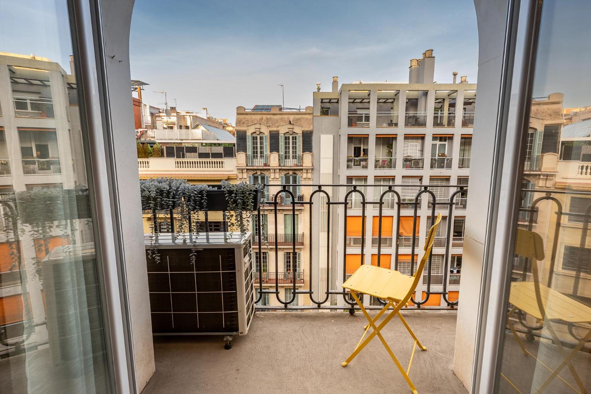 Large & Beautiful Apartment 4Min From Passeig De Gracia Barcelona Exterior photo
