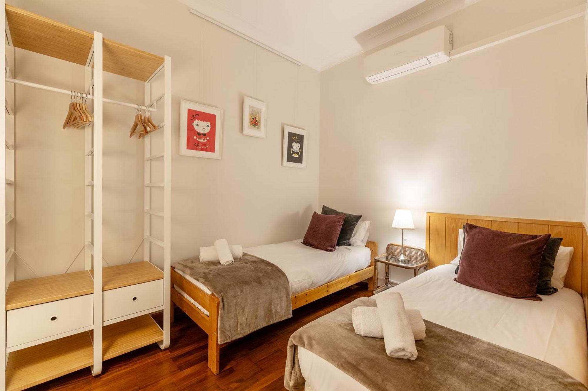 Large & Beautiful Apartment 4Min From Passeig De Gracia Barcelona Exterior photo